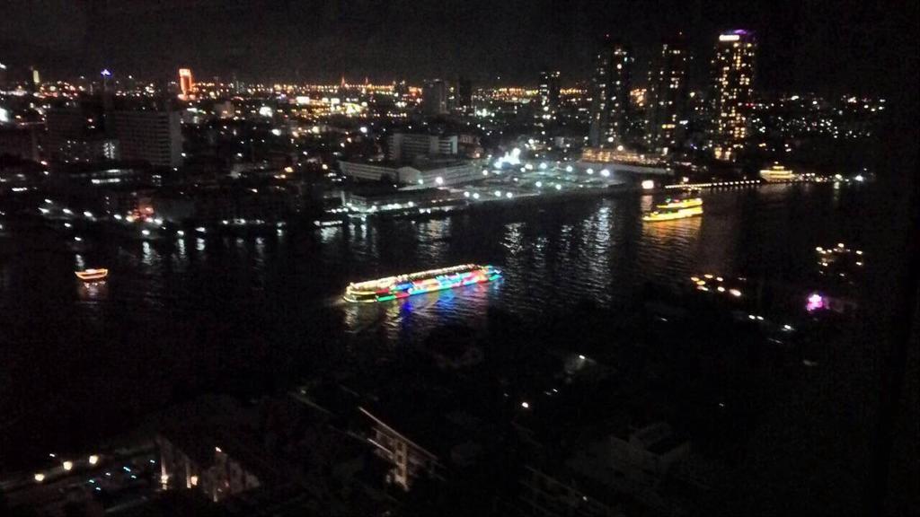 Baan Sathorn Riverfront Bangkok Chambre photo