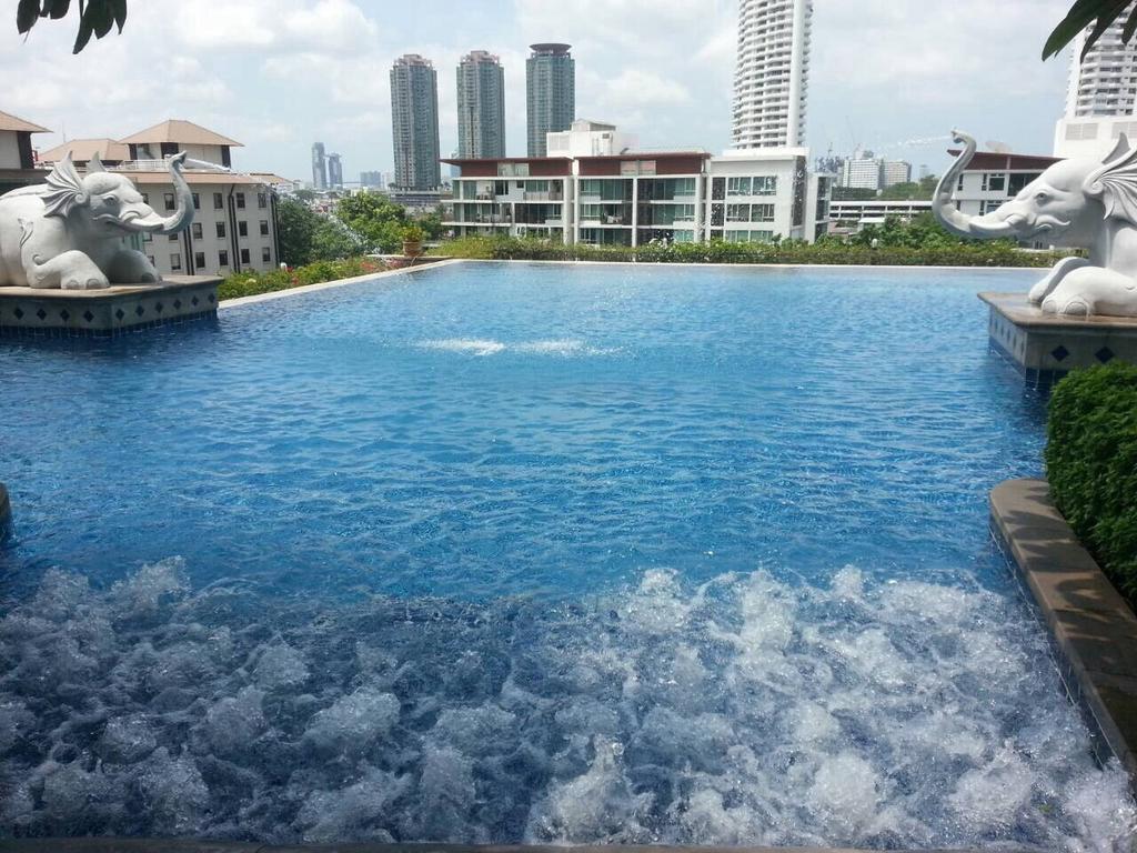 Baan Sathorn Riverfront Bangkok Chambre photo