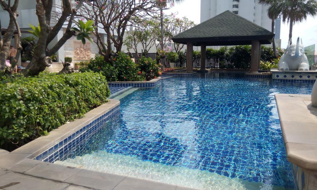 Baan Sathorn Riverfront Bangkok Extérieur photo