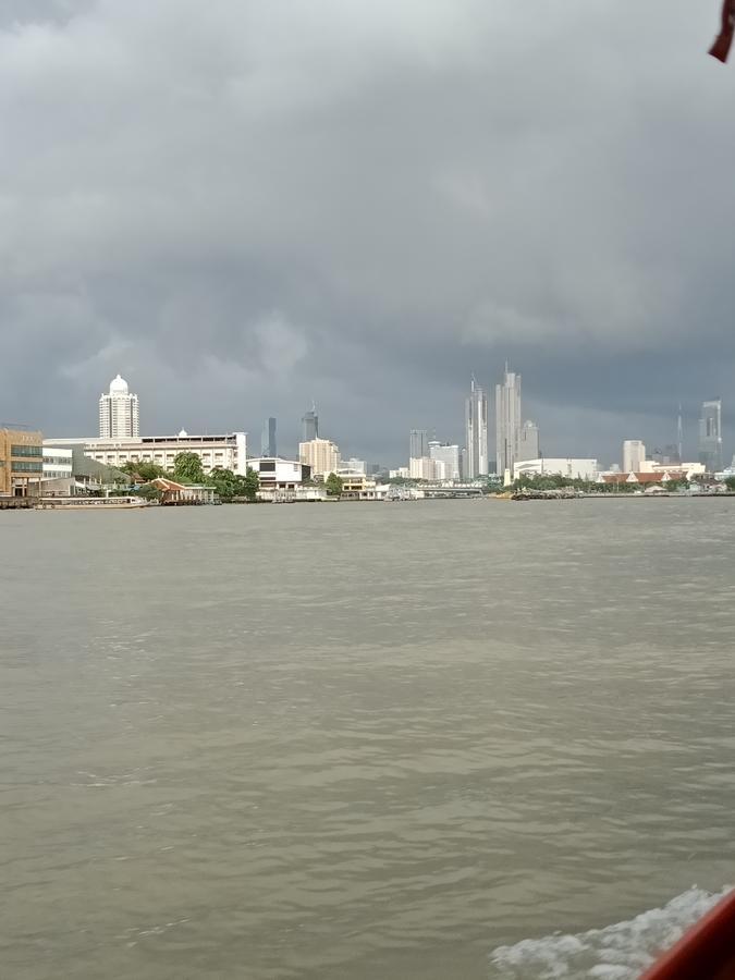 Baan Sathorn Riverfront Bangkok Extérieur photo