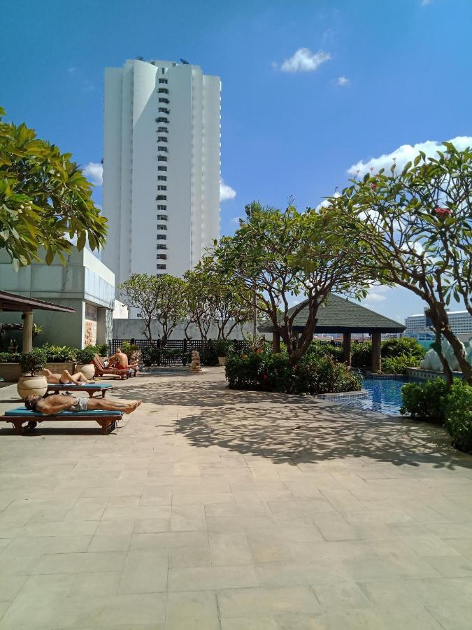 Baan Sathorn Riverfront Bangkok Extérieur photo