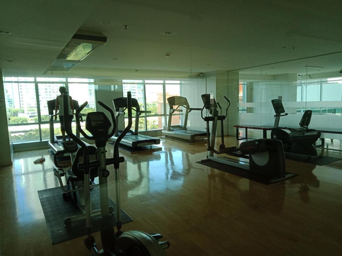 Baan Sathorn Riverfront Bangkok Extérieur photo